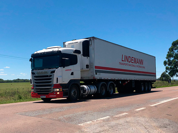 Nossa Frota - Servi&ccedil;os - Lindemann Transportes