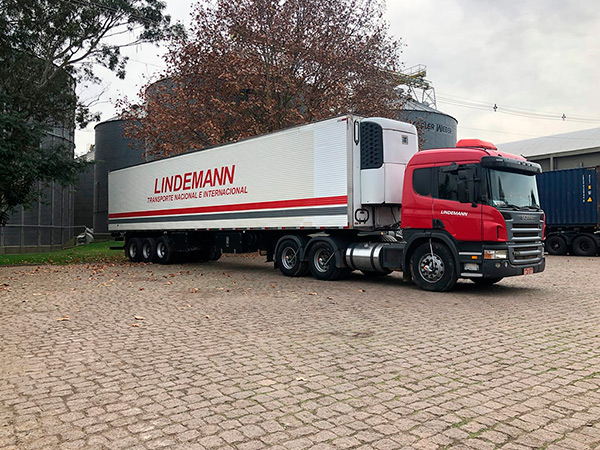 Nossa Frota - Servi&ccedil;os - Lindemann Transportes